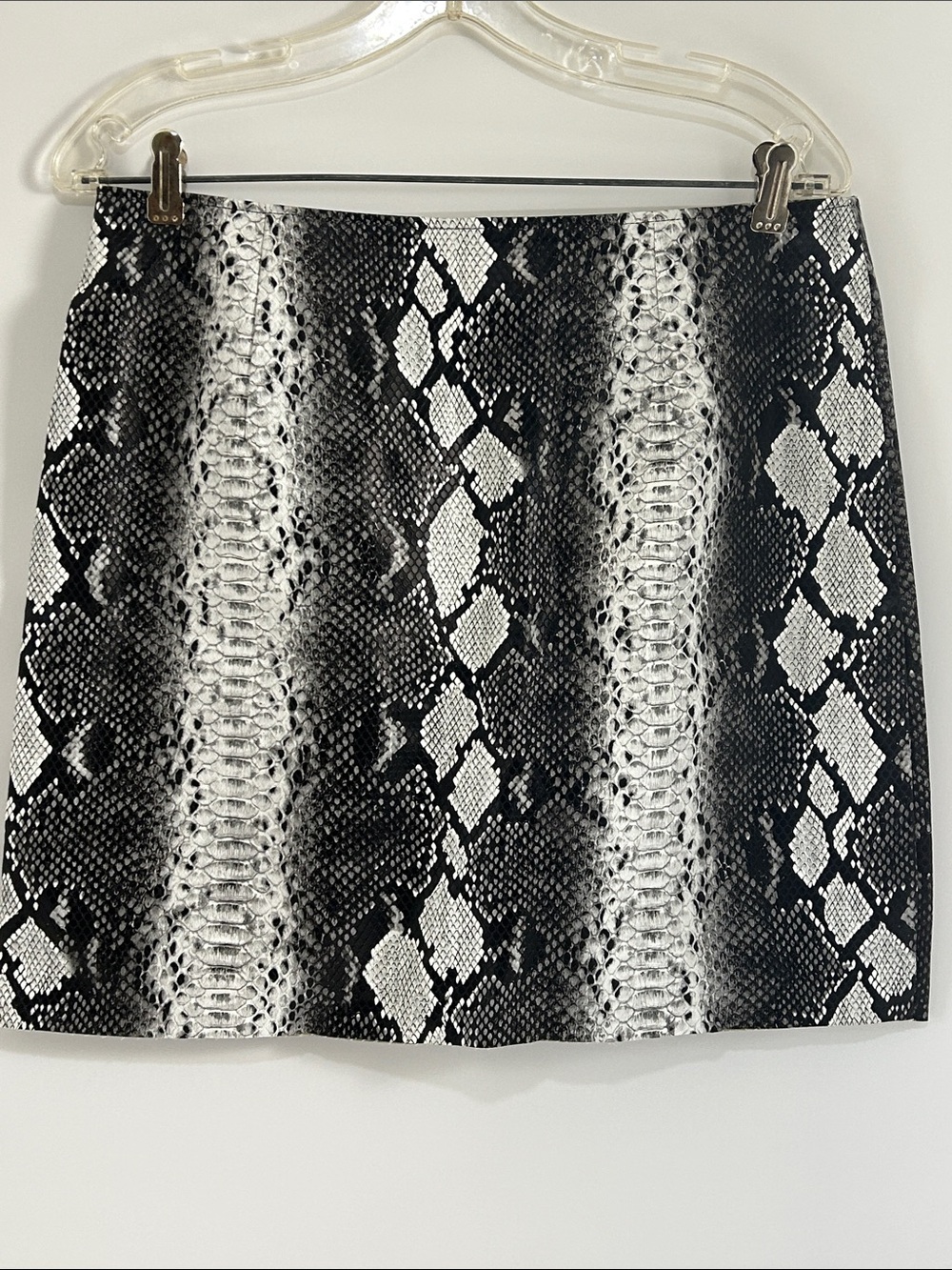 Black White Snakeskin Pattern Faux Leather Short Skirt Woman’s Size Large